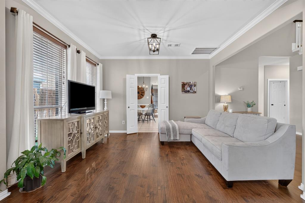 2039 Camelot Drive, Lewisville, TX 75067