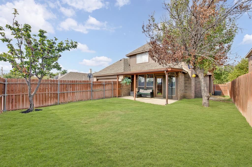 2039 Camelot Drive, Lewisville, TX 75067