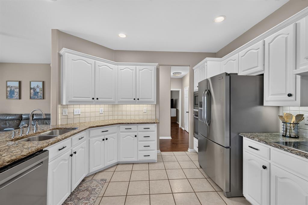 2039 Camelot Drive, Lewisville, TX 75067
