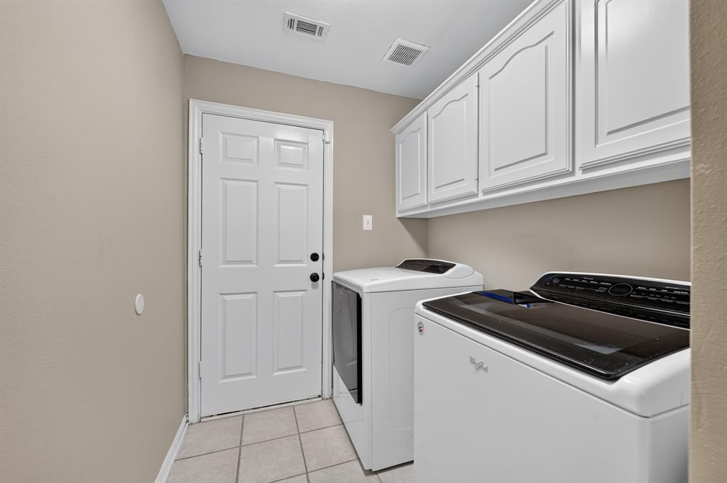2039 Camelot Drive, Lewisville, TX 75067
