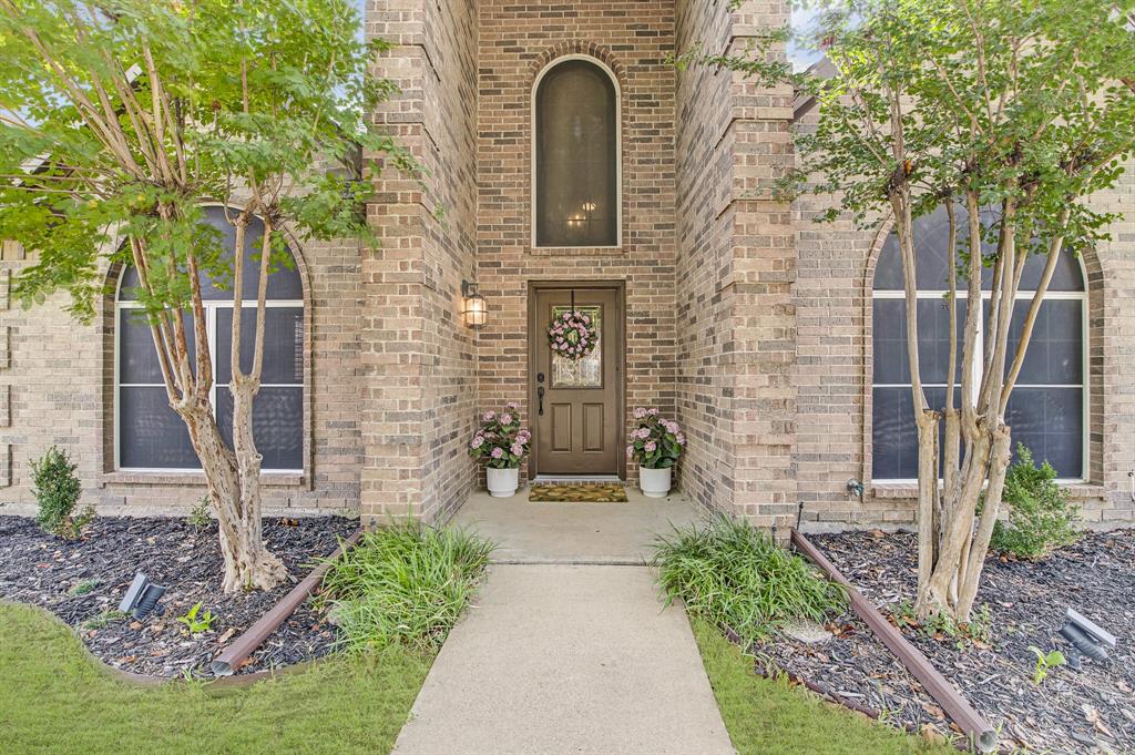 2039 Camelot Drive, Lewisville, TX 75067