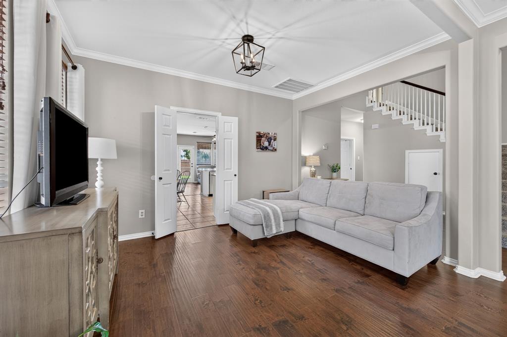 2039 Camelot Drive, Lewisville, TX 75067