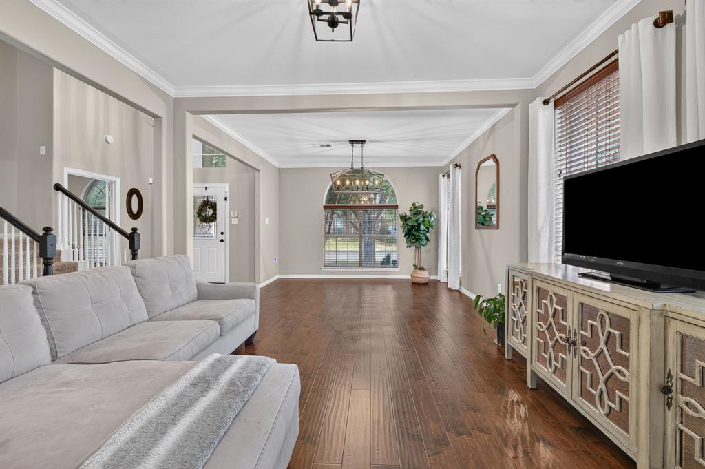 2039 Camelot Drive, Lewisville, TX 75067