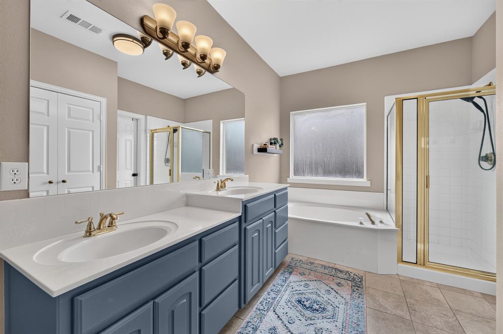 2039 Camelot Drive, Lewisville, TX 75067