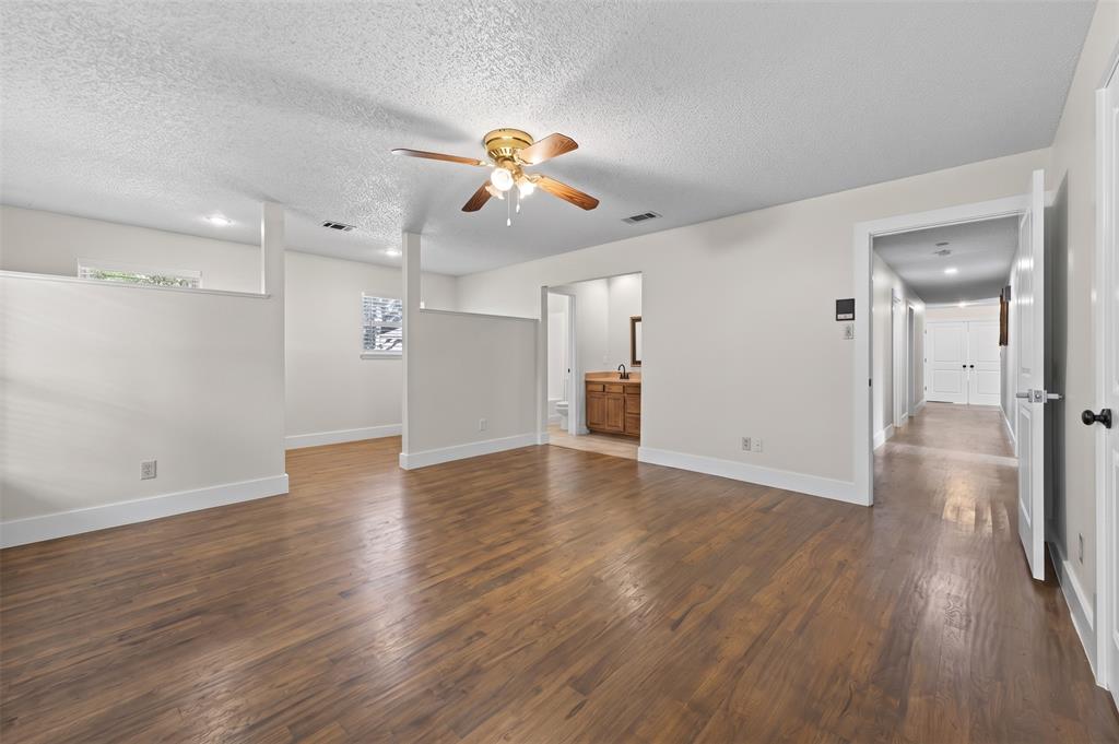 2304 Belfry Court, Arlington, TX 76011