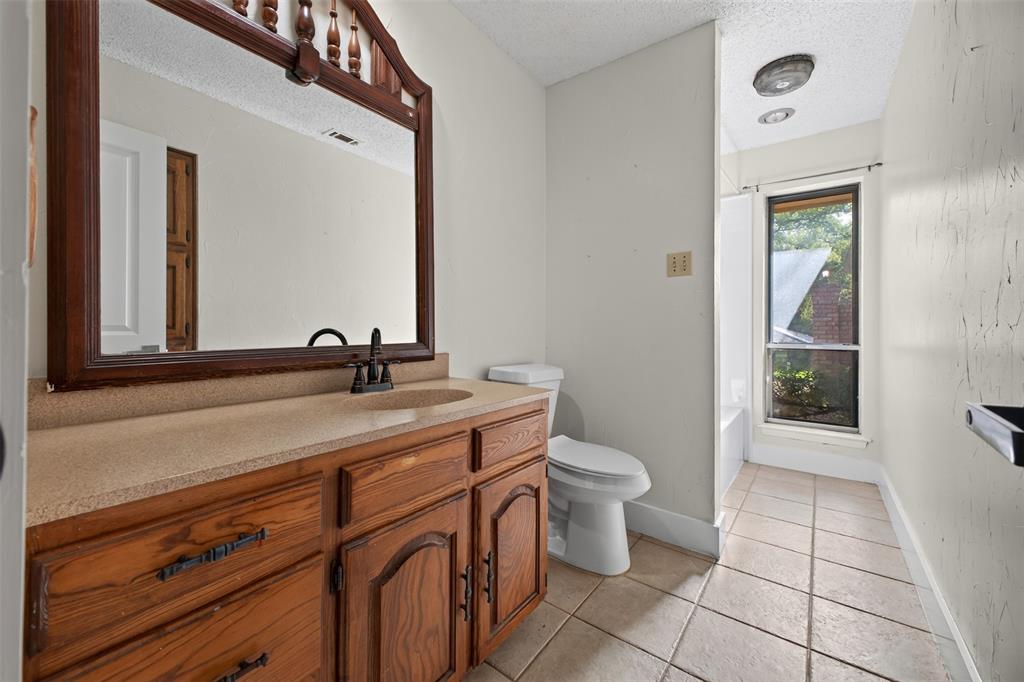 2304 Belfry Court, Arlington, TX 76011
