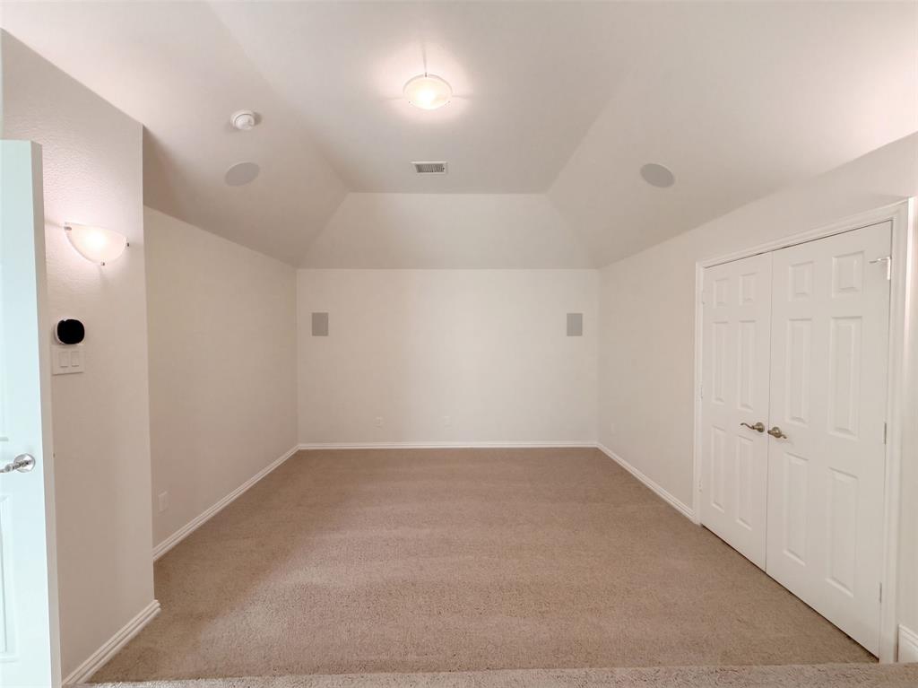 908 Heath Creek Drive, DeSoto, TX 75115