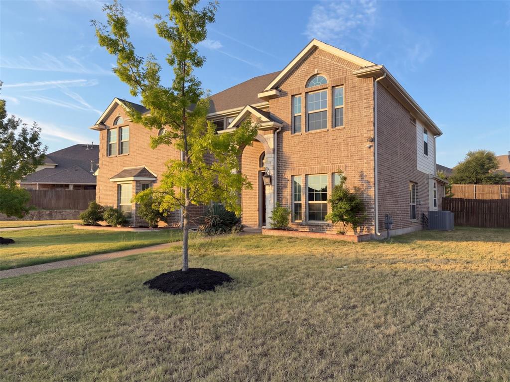 908 Heath Creek Drive, DeSoto, TX 75115