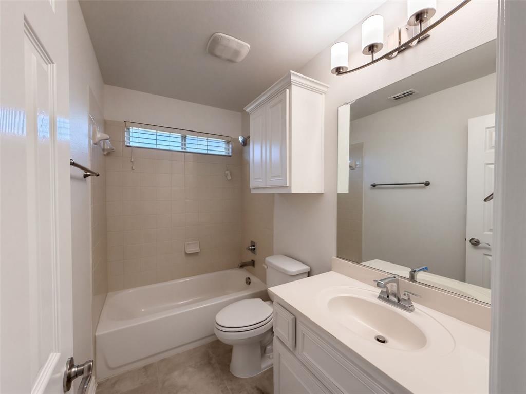 908 Heath Creek Drive, DeSoto, TX 75115
