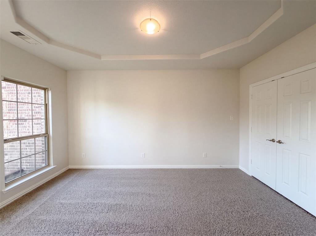 908 Heath Creek Drive, DeSoto, TX 75115