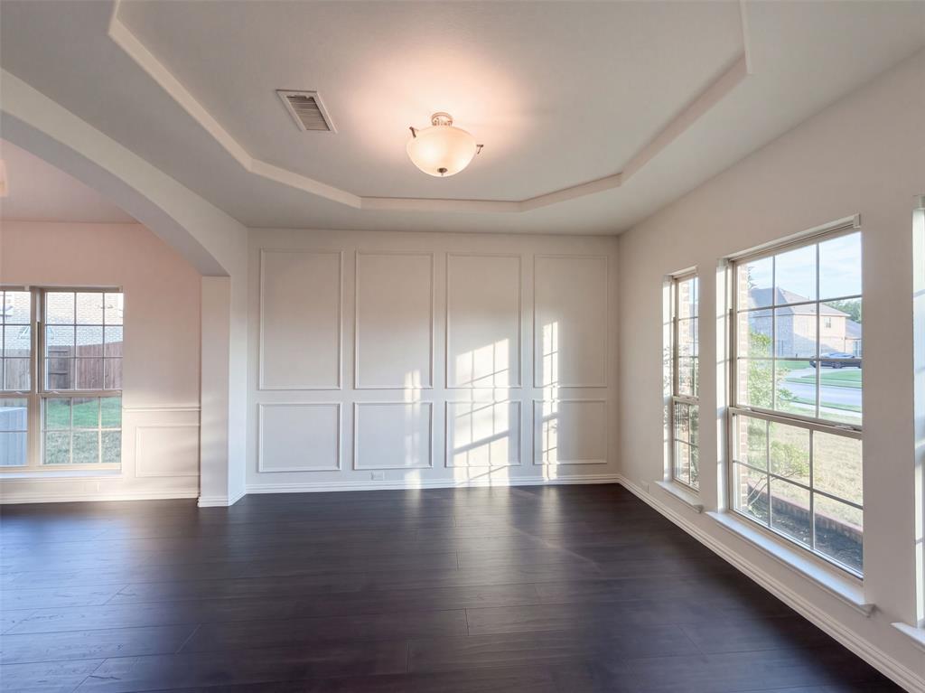 908 Heath Creek Drive, DeSoto, TX 75115