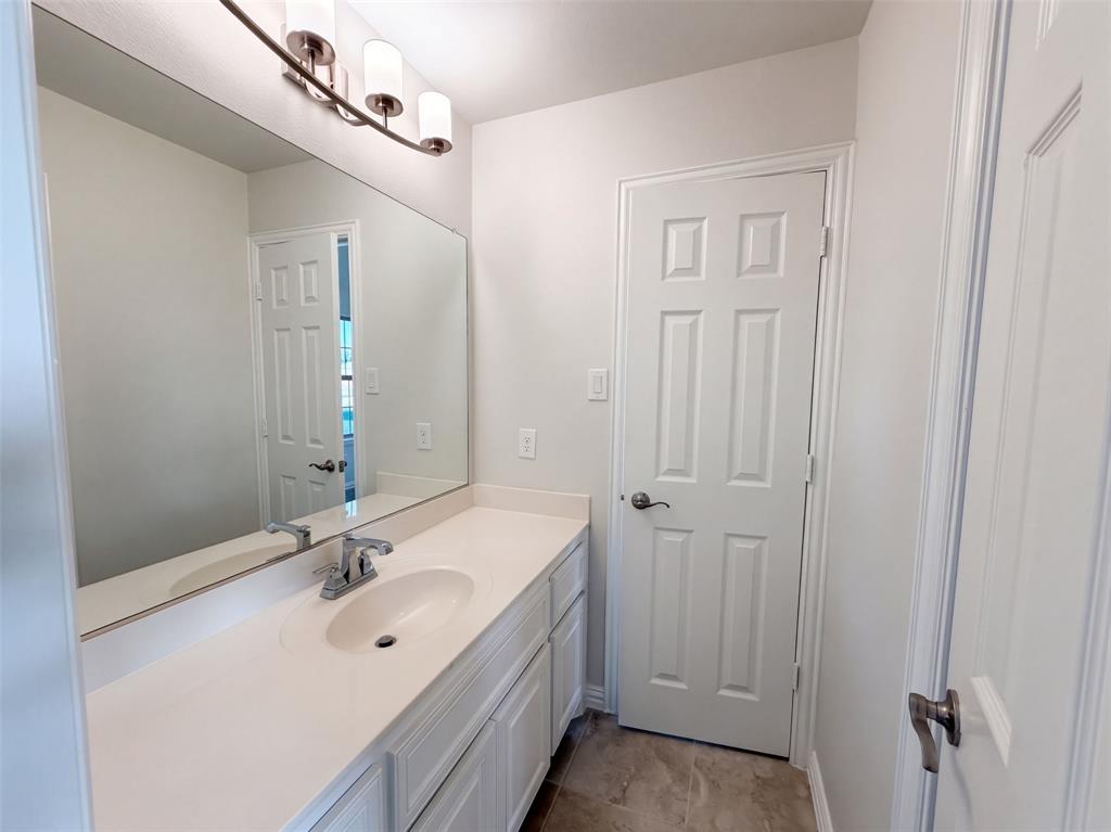 908 Heath Creek Drive, DeSoto, TX 75115
