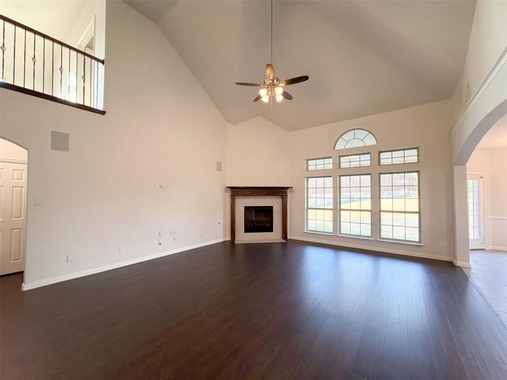 908 Heath Creek Drive, DeSoto, TX 75115