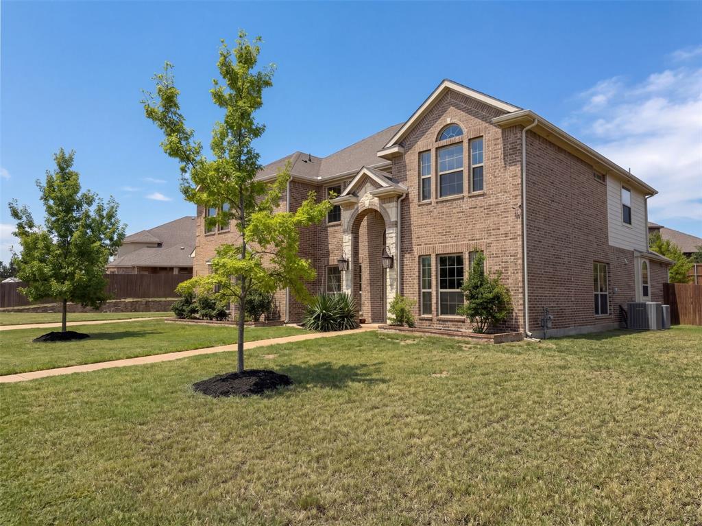 908 Heath Creek Drive, DeSoto, TX 75115