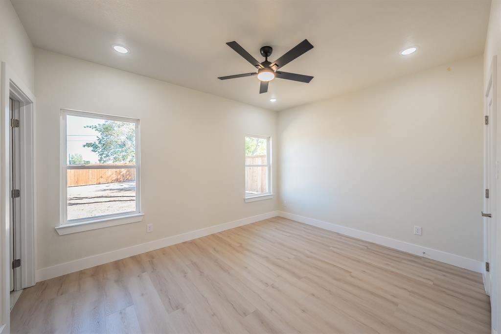 1019 Newby Avenue, Bridgeport, TX 76426