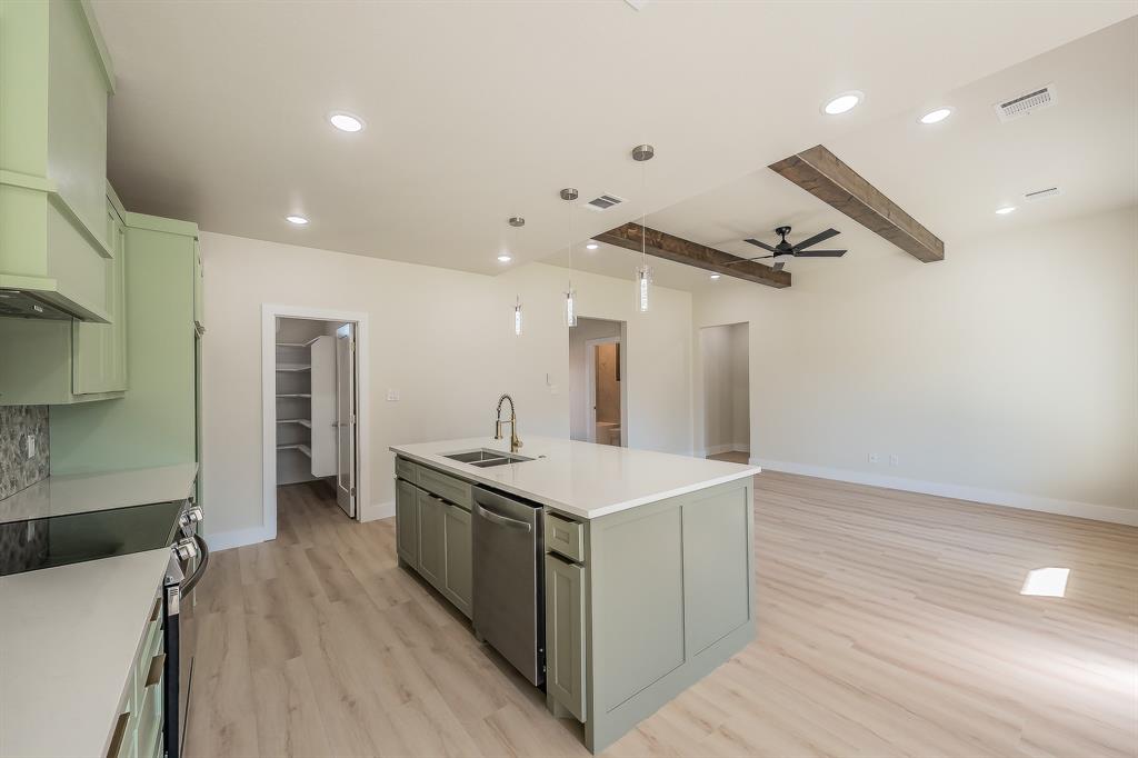 1019 Newby Avenue, Bridgeport, TX 76426
