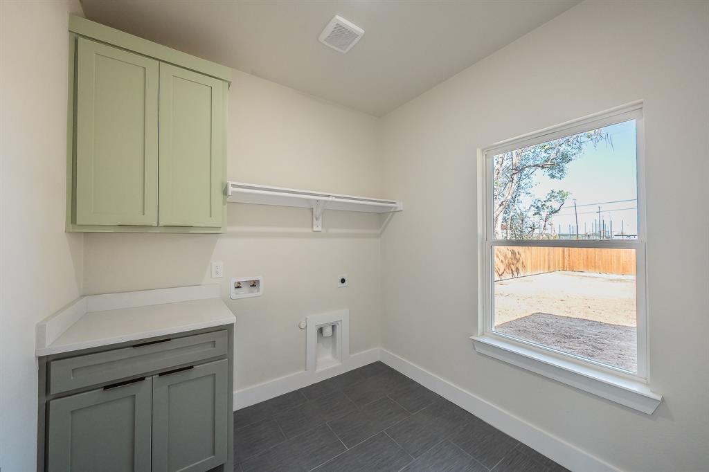 1019 Newby Avenue, Bridgeport, TX 76426