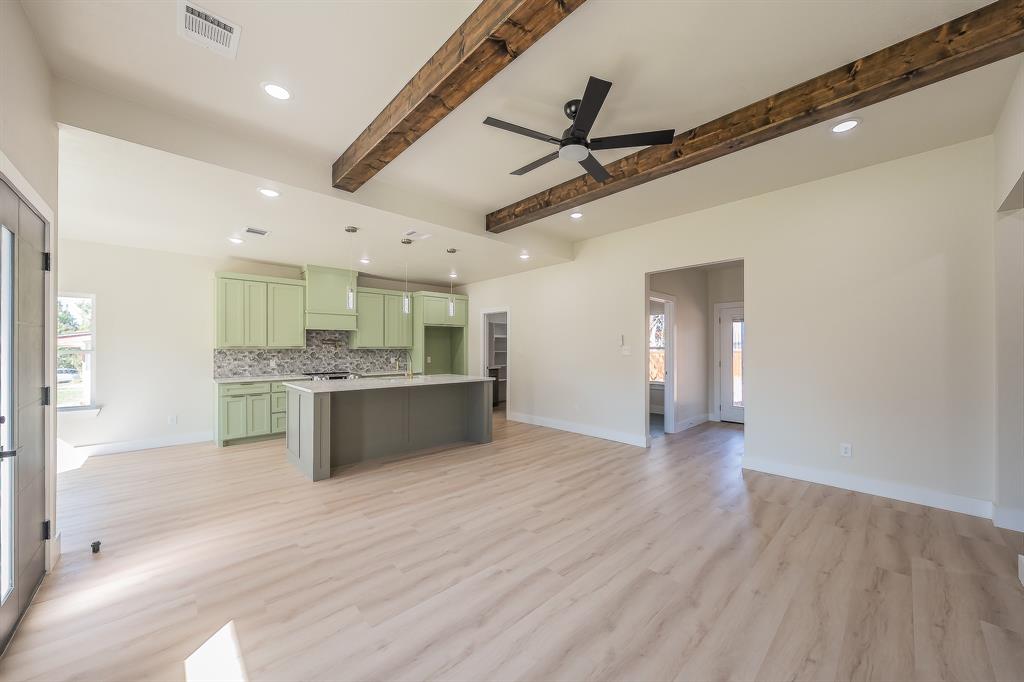 1019 Newby Avenue, Bridgeport, TX 76426
