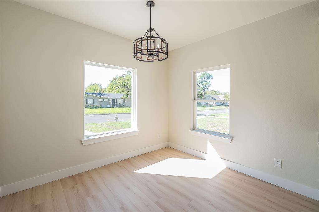 1019 Newby Avenue, Bridgeport, TX 76426