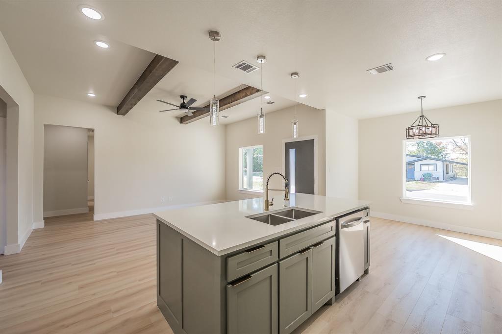 1019 Newby Avenue, Bridgeport, TX 76426
