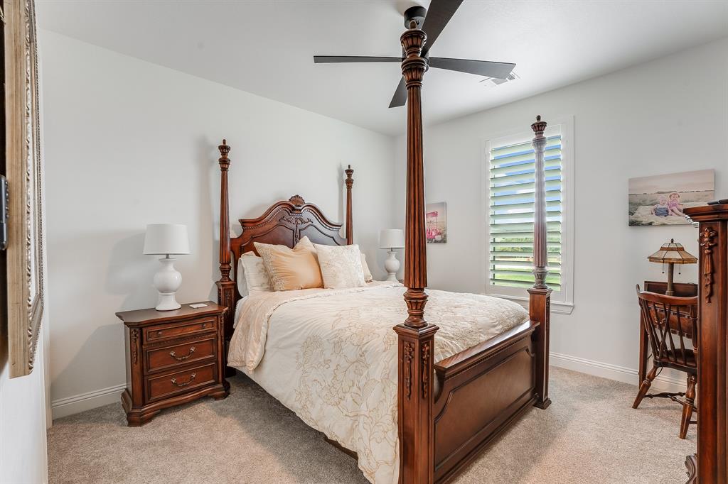 2156 Middlewood Circle, Granbury, TX 76049