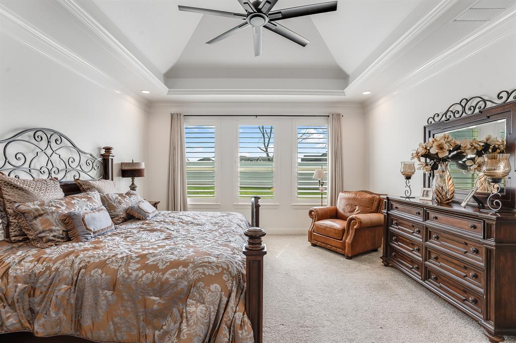 2156 Middlewood Circle, Granbury, TX 76049