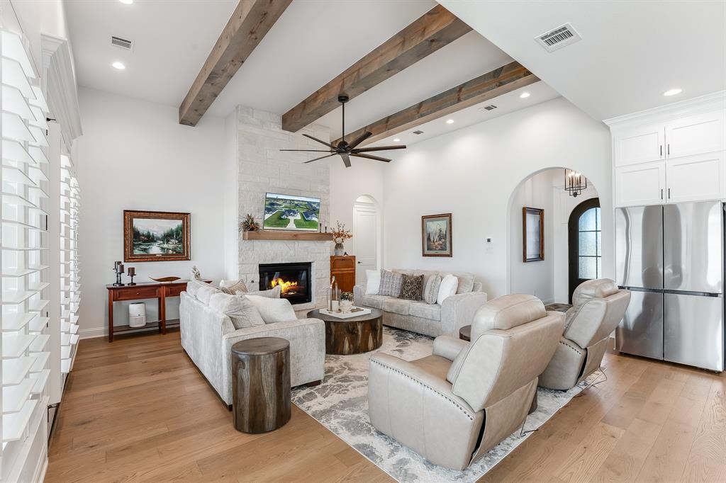 2156 Middlewood Circle, Granbury, TX 76049