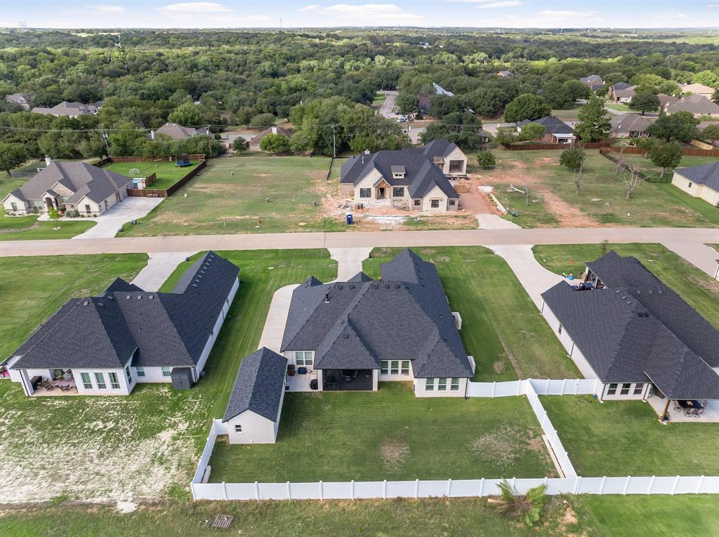 2156 Middlewood Circle, Granbury, TX 76049