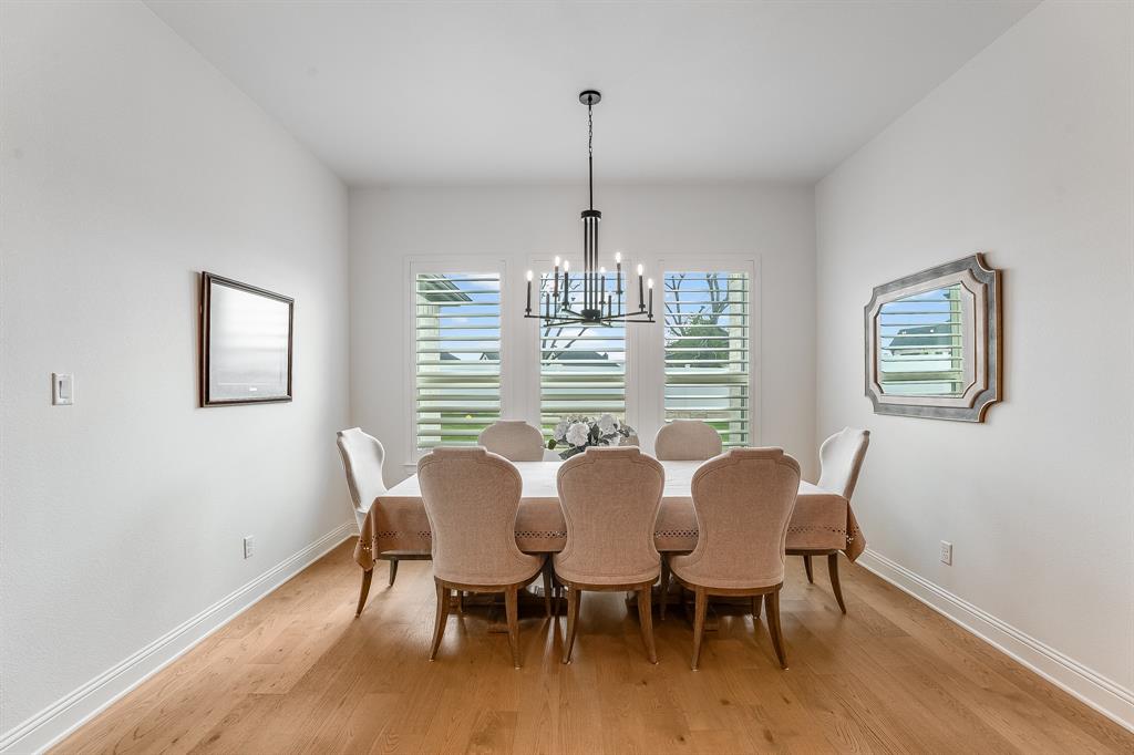 2156 Middlewood Circle, Granbury, TX 76049