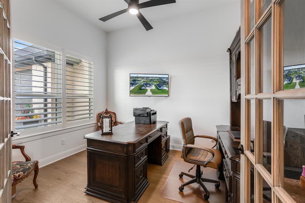 2156 Middlewood Circle, Granbury, TX 76049