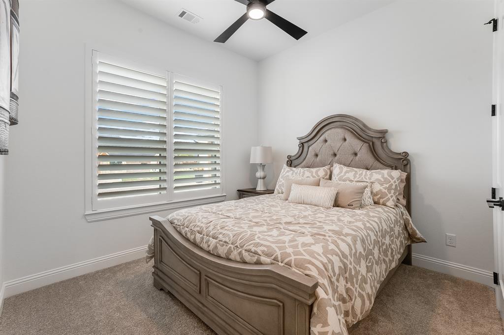 2156 Middlewood Circle, Granbury, TX 76049