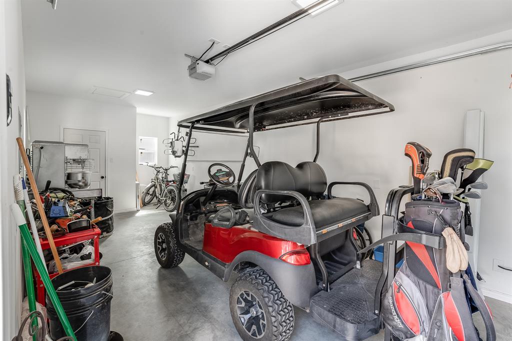 2156 Middlewood Circle, Granbury, TX 76049