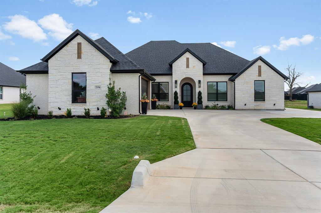 2156 Middlewood Circle, Granbury, TX 76049