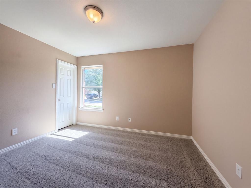 5327 Lake Gardens Drive, Grand Prairie, TX 75052
