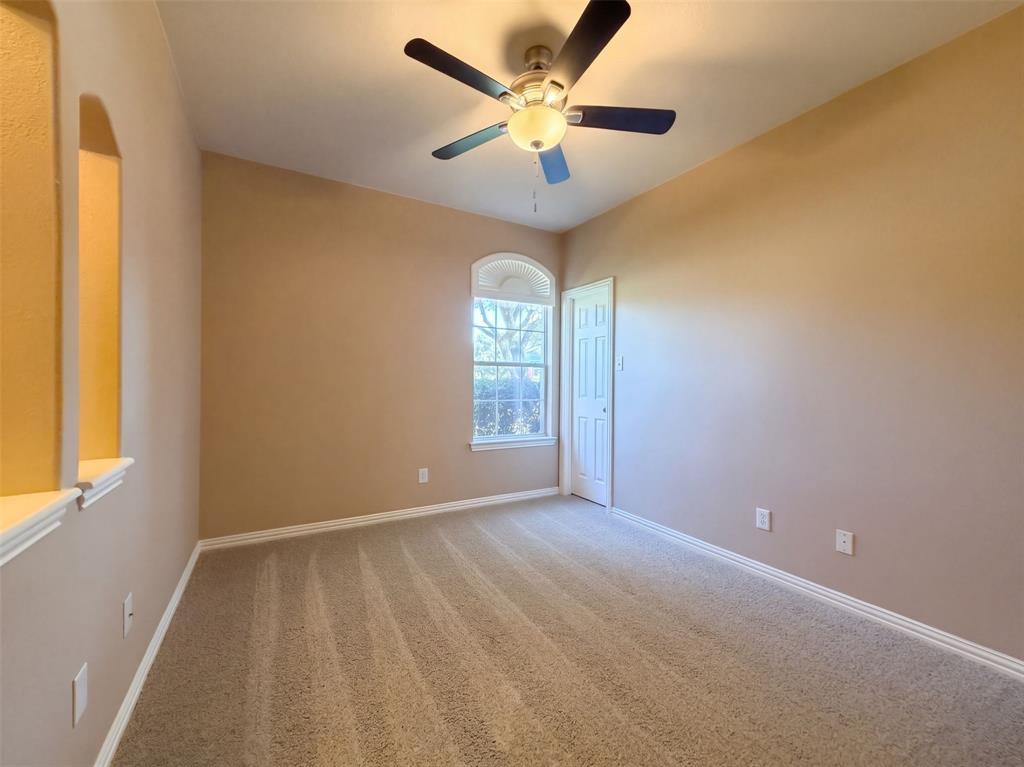 5327 Lake Gardens Drive, Grand Prairie, TX 75052