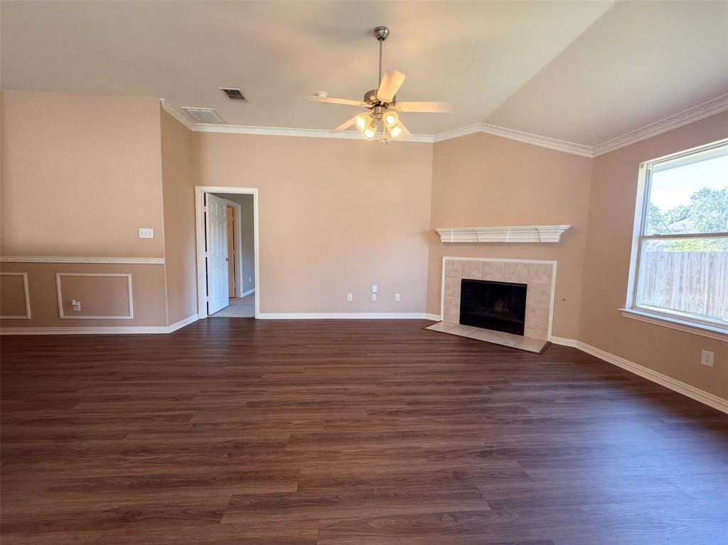 5327 Lake Gardens Drive, Grand Prairie, TX 75052