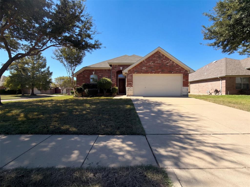 5327 Lake Gardens Drive, Grand Prairie, TX 75052
