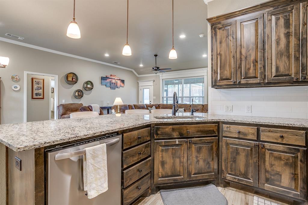 2204 Snake River Drive, Granbury, TX 76048