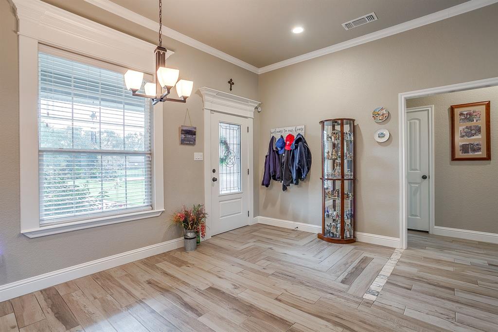 2204 Snake River Drive, Granbury, TX 76048