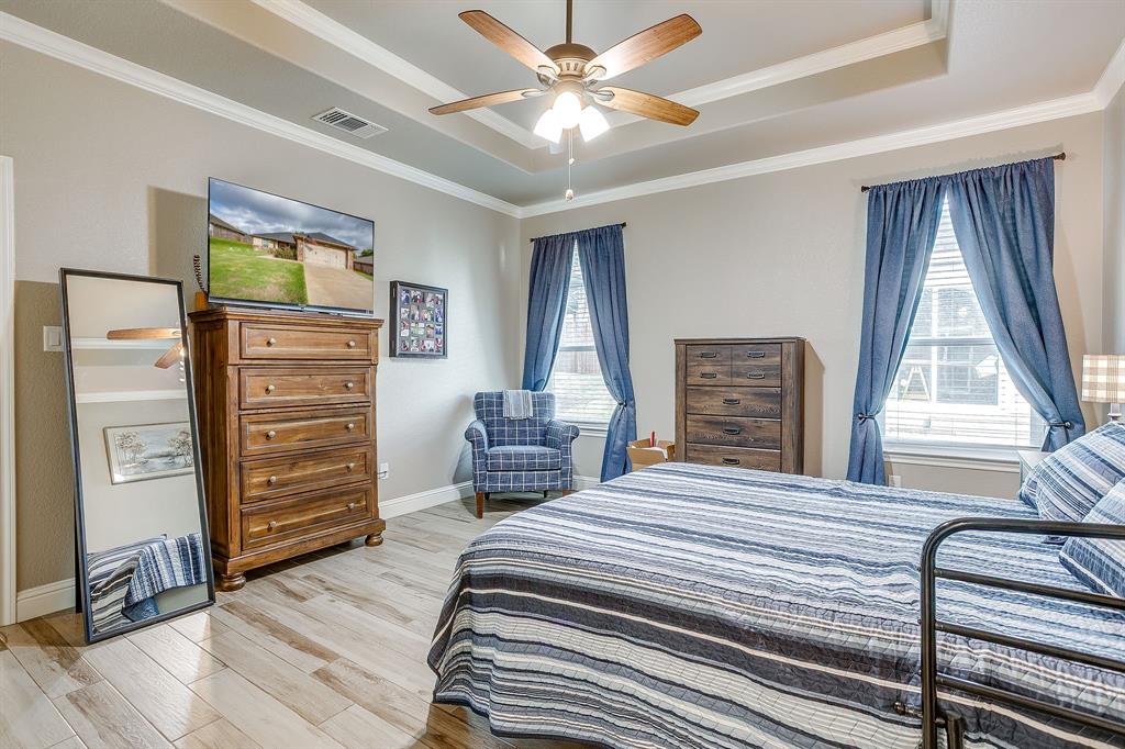 2204 Snake River Drive, Granbury, TX 76048