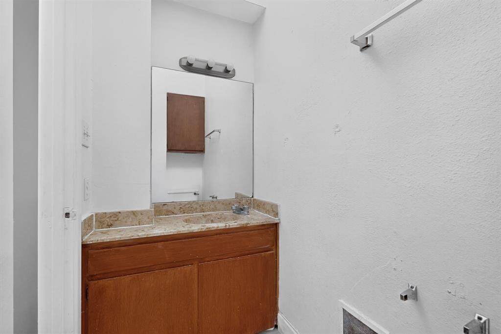5710 Leona Avenue, #9, Dallas, TX 75231