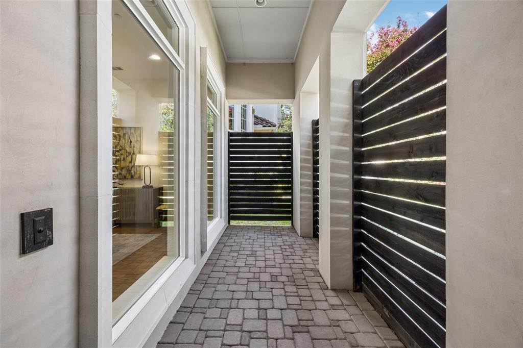 4509 Normandy - Tom Hughes Team - Covered Front Patio