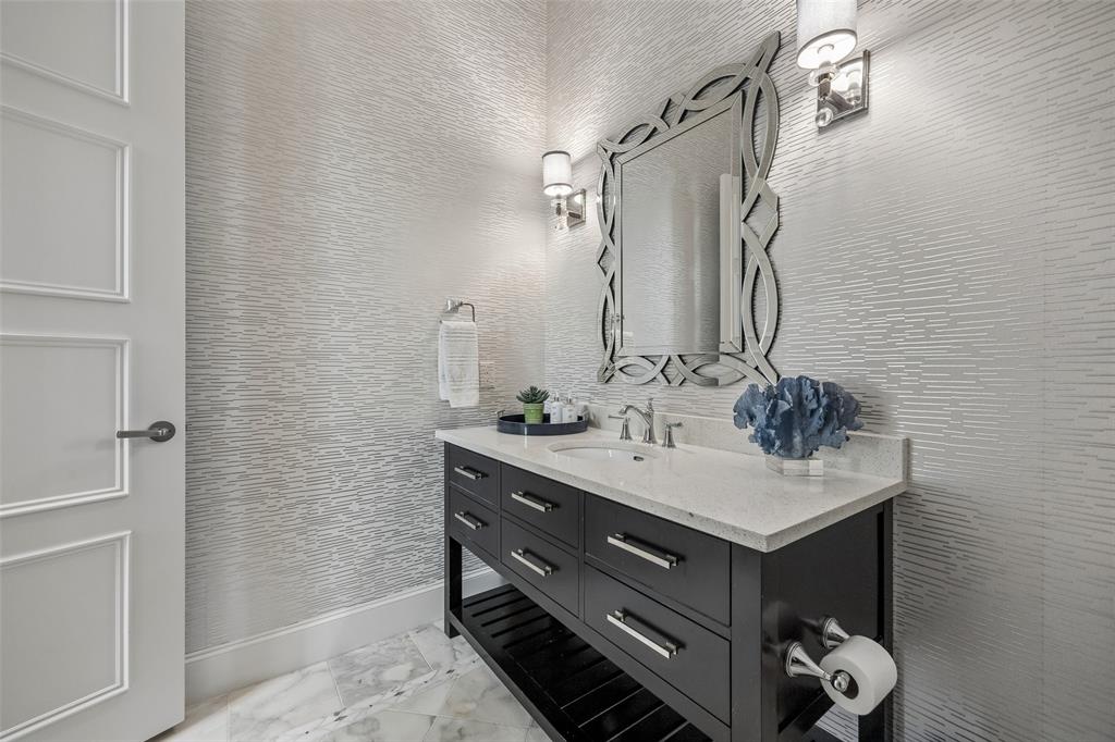 4509 Normandy - Tom Hughes Team - Powder Bathroom