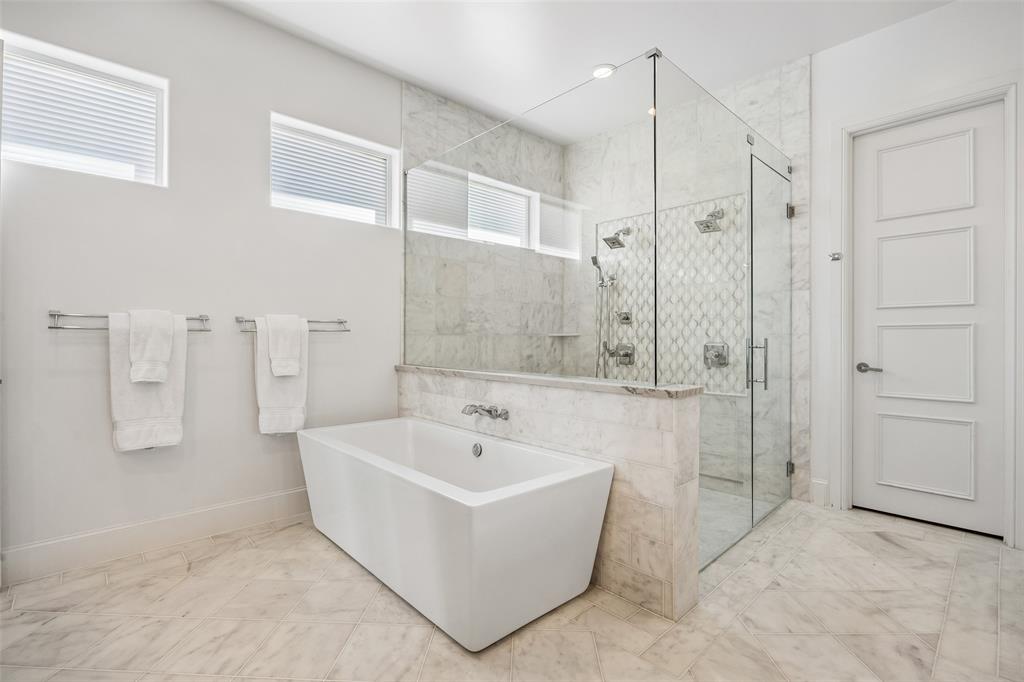 4509 Normandy - Tom Hughes Team - Primary Bathroom