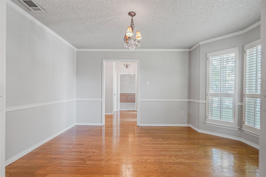 2110 Emerald Lake Drive, Arlington, TX 76013