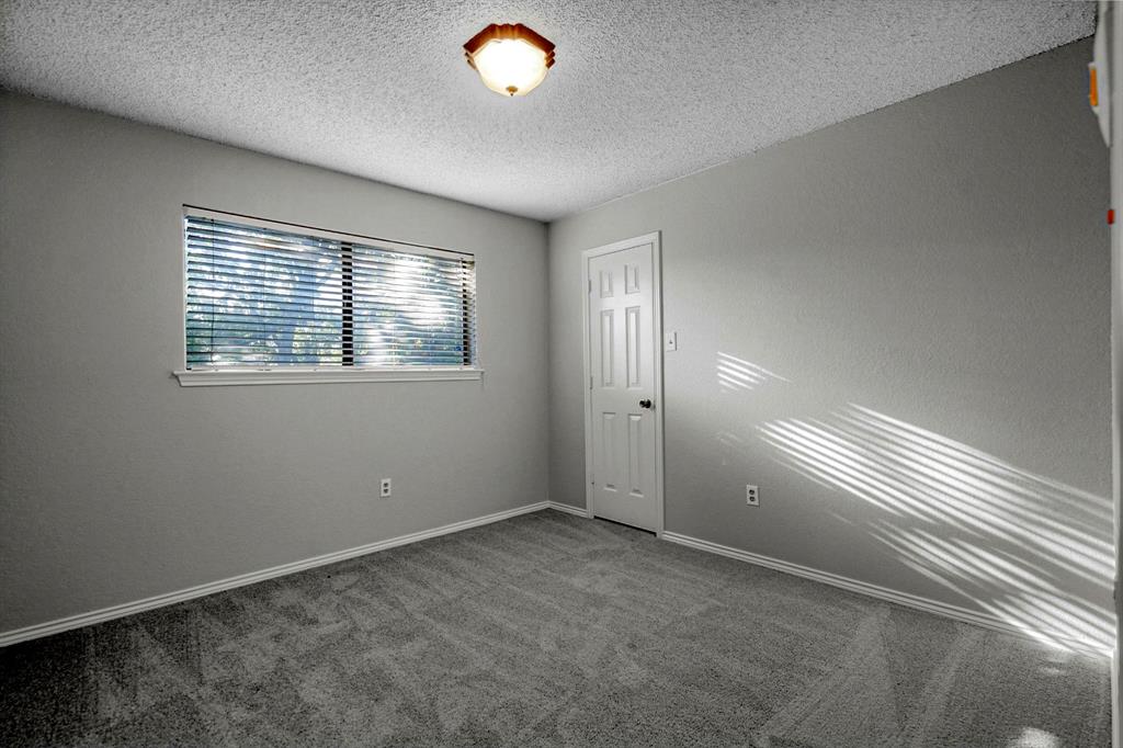 2110 Emerald Lake Drive, Arlington, TX 76013