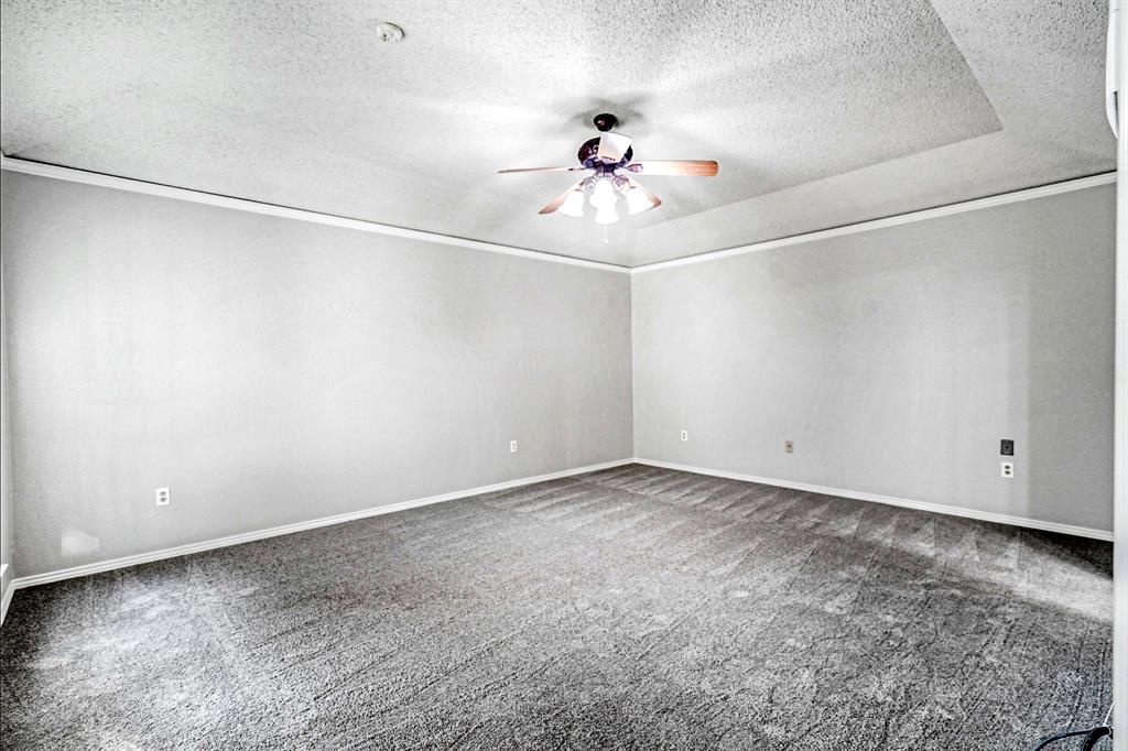 2110 Emerald Lake Drive, Arlington, TX 76013