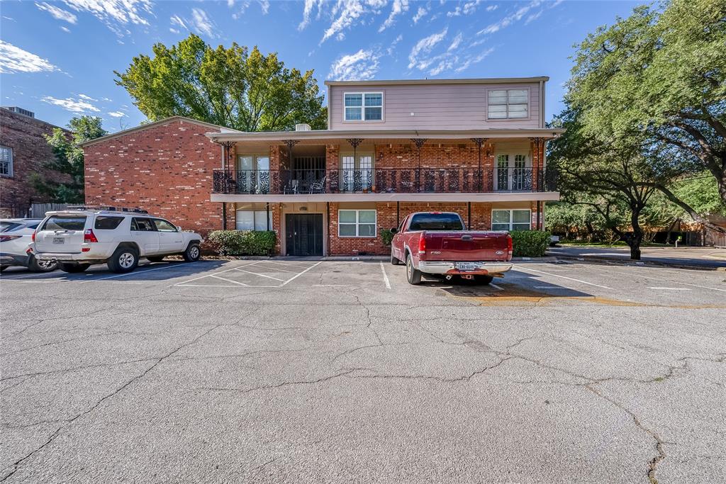 4525 Gilbert Avenue, #201, Dallas, TX 75219