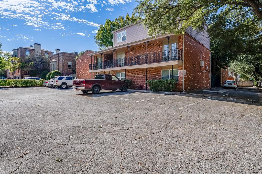 4525 Gilbert Avenue, #201, Dallas, TX 75219