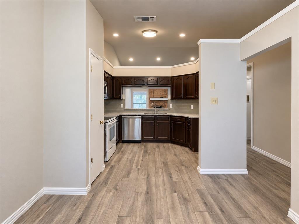 1038 Cedar Run Drive, Duncanville, TX 75137